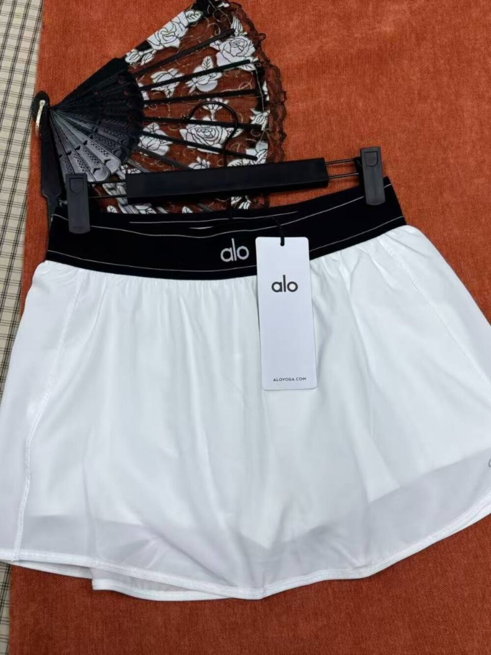 🖤ALO Yoga Match Point Tennis Skirt White Mini Skirt Sporty Style - Picture 3 of 8